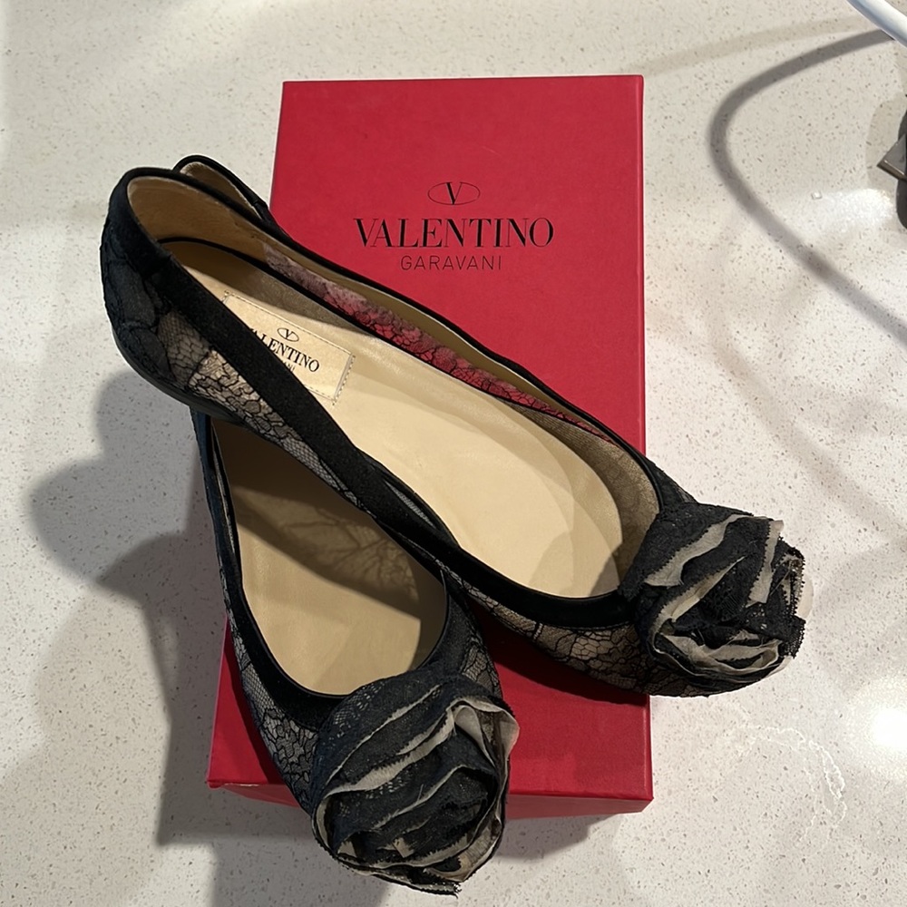 Valentino Rose flats size 9B